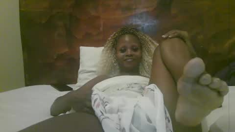 Snapshot of naughty_babe000 chatting on May 16, 6:54 am alisha online show from May 16, 6:54 am