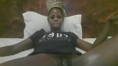 Snapshot of naughty_babe000 chatting on May 26, 8:21 am alisha online show from May 26, 8:21 am