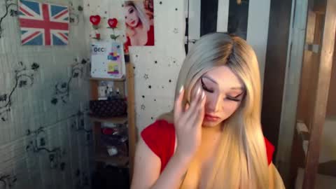 Snapshot of naughty_kim20 chatting on December 13, 1:15 am alexa online show from December 13, 1:15 am