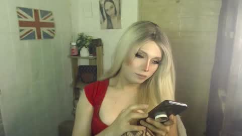 Snapshot of naughty_kim20 chatting on October 31, 2:01 am alexa online show from October 31, 2:01 am