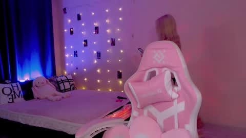 Mable online show from May 26, 1:23 am