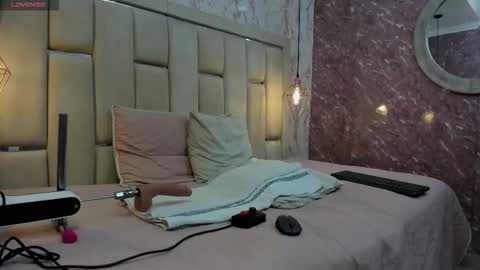 Melany  online show from February 22, 8:07 pm