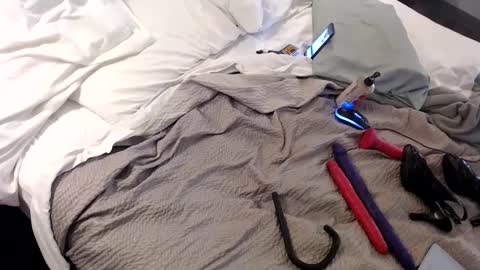 Snapshot of naughty_mike99 chatting on December 14, 2:12 am XXX online show from December 14, 2:12 am