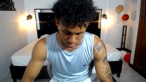 Snapshot of naughty_sebas_ chatting on February 17, 10:03 pm SEBAS online show from February 17, 10:03 pm