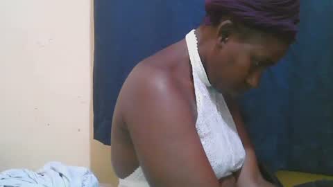Snapshot of naughty_slender2 chatting on March 10, 5:18 pm jn online show from March 10, 5:18 pm
