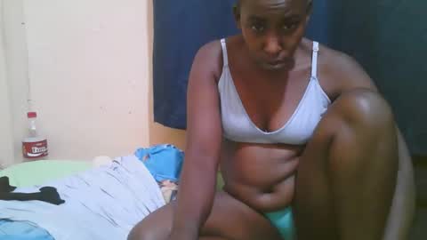 Snapshot of naughty_slender2 chatting on March 14, 7:19 pm jn online show from March 14, 7:19 pm