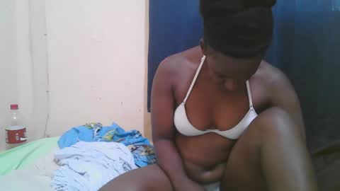 Snapshot of naughty_slender2 chatting on March 16, 5:44 am jn online show from March 16, 5:44 am