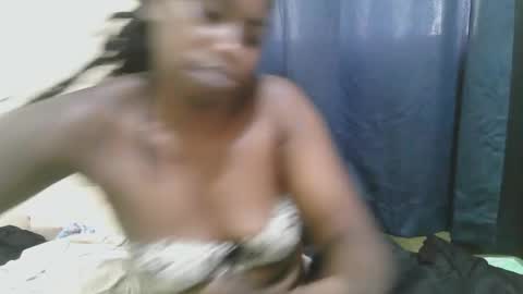 Snapshot of naughty_slender2 chatting on March 21, 8:30 am jn online show from March 21, 8:30 am