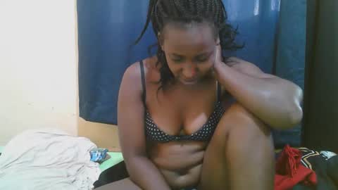 Snapshot of naughty_slender2 chatting on March 22, 9:23 am jn online show from March 22, 9:23 am