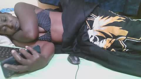 Snapshot of naughty_slender2 chatting on March 22, 9:29 pm jn online show from March 22, 9:29 pm
