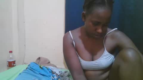 Snapshot of naughty_slender2 chatting on April 1, 2:23 am jn online show from April 1, 2:23 am