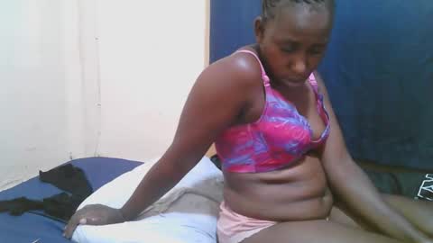 Snapshot of naughty_slender2 chatting on April 11, 6:51 am jn online show from April 11, 6:51 am