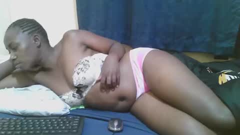 Snapshot of naughty_slender2 chatting on April 13, 9:48 am jn online show from April 13, 9:48 am