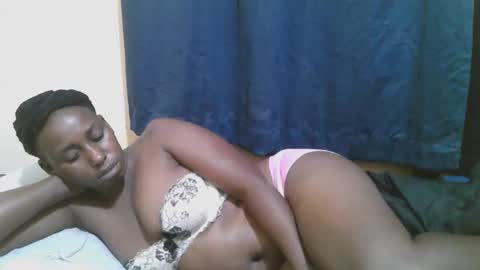 Snapshot of naughty_slender2 chatting on April 13, 9:53 pm jn online show from April 13, 9:53 pm