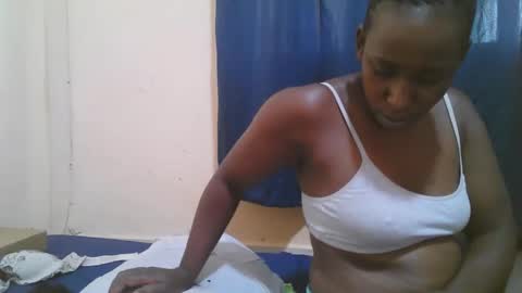 Snapshot of naughty_slender2 chatting on April 16, 8:26 am jn online show from April 16, 8:26 am