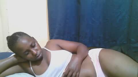 Snapshot of naughty_slender2 chatting on April 16, 8:42 pm jn online show from April 16, 8:42 pm