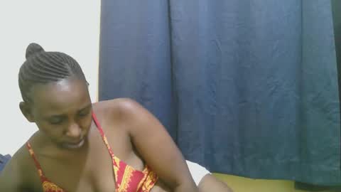 Snapshot of naughty_slender2 chatting on April 18, 7:58 pm jn online show from April 18, 7:58 pm
