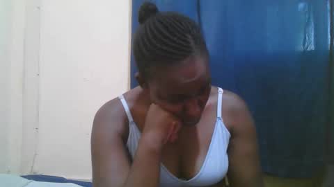 Snapshot of naughty_slender2 chatting on April 23, 6:14 am jn online show from April 23, 6:14 am