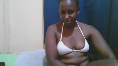 Snapshot of naughty_slender2 chatting on April 24, 4:09 pm jn online show from April 24, 4:09 pm