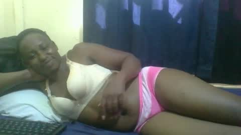 Snapshot of naughty_slender2 chatting on May 6, 12:32 pm jn online show from May 6, 12:32 pm