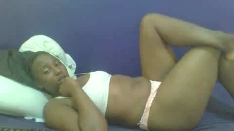 Snapshot of naughty_slender2 chatting on May 10, 2:33 pm jn online show from May 10, 2:33 pm