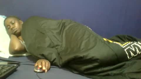 Snapshot of naughty_slender2 chatting on May 13, 7:33 pm jn online show from May 13, 7:33 pm