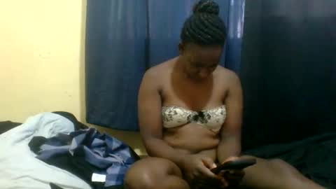Snapshot of naughty_slender2 chatting on May 22, 9:59 am jn online show from May 22, 9:59 am