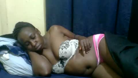 Snapshot of naughty_slender2 chatting on May 23, 2:06 am jn online show from May 23, 2:06 am