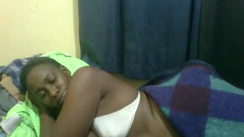 Snapshot of naughty_slender2 chatting on May 29, 5:27 am jn online show from May 29, 5:27 am