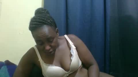 Snapshot of naughty_slender2 chatting on May 29, 6:06 pm jn online show from May 29, 6:06 pm