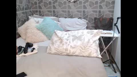 Snapshot of naughtyanal19 chatting on May 8, 5:18 pm zandy online show from May 8, 5:18 pm