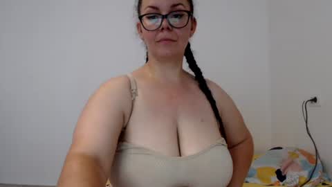 naughtyboobs1 online show from June 24, 9:19 am