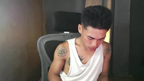 Snapshot of naughtyfuck_boy chatting on June 29, 10:15 am naughtyfuck_boy online show from June 29, 10:15 am