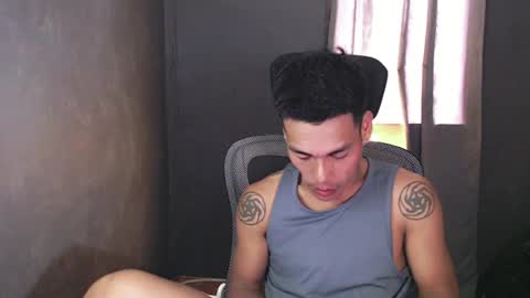 Snapshot of naughtyfuck_boy chatting on July 15, 5:34 am naughtyfuck_boy online show from July 15, 5:34 am
