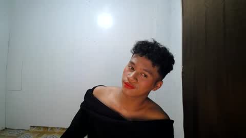 Snapshot of naughtyhot_star19 chatting on July 4, 11:27 am today is my birthday i hope i try yehaa for my fisrtime ever and i am waiting for pvt bby online show from July 4, 11:27 am