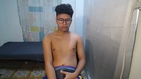 Snapshot of naughtyhot_star19 chatting on July 9, 11:20 pm today is my birthday i hope i try yehaa for my fisrtime ever and i am waiting for pvt bby online show from July 9, 11:20 pm
