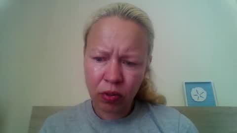 naughtyjennyblondeuk online show from May 2, 11:37 am