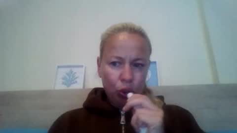 naughtyjennyblondeuk online show from May 3, 6:25 pm