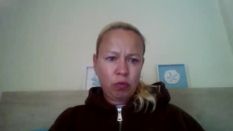 naughtyjennyblondeuk online show from May 5, 5:10 pm