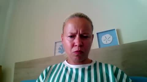 naughtyjennyblondeuk online show from May 10, 1:49 pm
