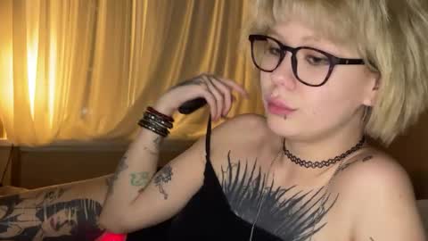 Snapshot of naughtylayla666 chatting on May 30, 6:05 pm NaughtyLayla666 online show from May 30, 6:05 pm