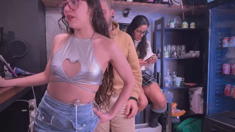 Snapshot of naughtyluxe chatting on December 29, 9:41 pm ANDREA STEPH MIKE online show from December 29, 9:41 pm