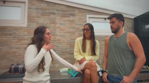 Snapshot of naughtyluxe chatting on September 24, 8:39 am ANDREA STEPH MIKE online show from September 24, 8:39 am