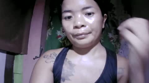 Snapshot of naughtymom_33 chatting on May 27, 7:05 am naughtymom_33 online show from May 27, 7:05 am