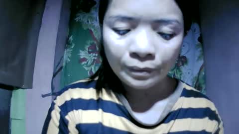 Snapshot of naughtymom_33 chatting on June 2, 8:27 am naughtymom_33 online show from June 2, 8:27 am