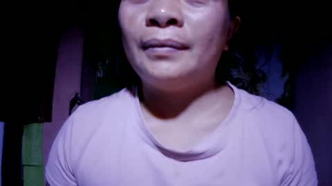 Snapshot of naughtymom_33 chatting on June 5, 9:20 pm naughtymom_33 online show from June 5, 9:20 pm