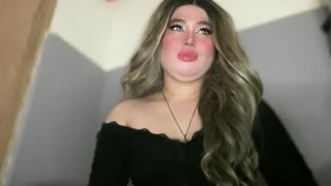 Rose Wilson online show from November 29, 1:25 pm