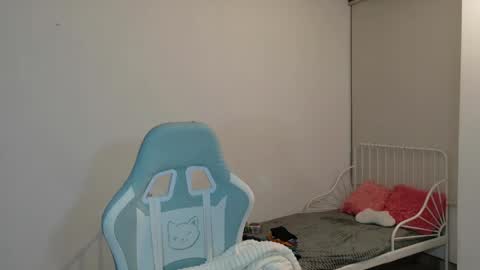 Snapshot of naugthy_muse chatting on April 25, 4:37 am sabrina online show from April 25, 4:37 am