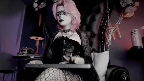 Navier  online show from February 18, 9:55 pm