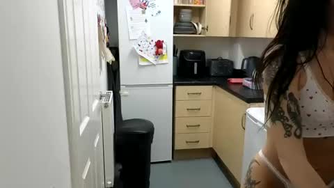 Snapshot of navyrayne chatting on December 8, 8:58 pm Navyrein online show from December 8, 8:58 pm